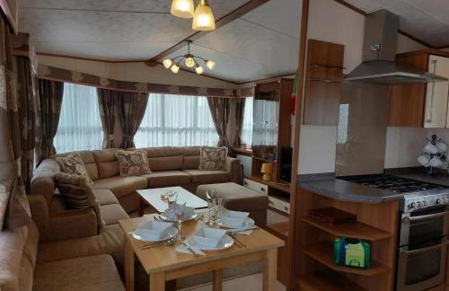 Cosy Caravan With Side Decking At Felixstowe Beach Holiday Park Ref 55012Sw - Foto 2