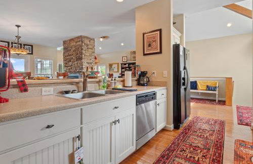 Blue Door - Entertainment Area Downstairs With A Pool Table - Foto 22