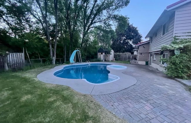 Bungalow With Cozy 4 Bedrooms on a Large Property Lot ! Late Check-out - Foto 13