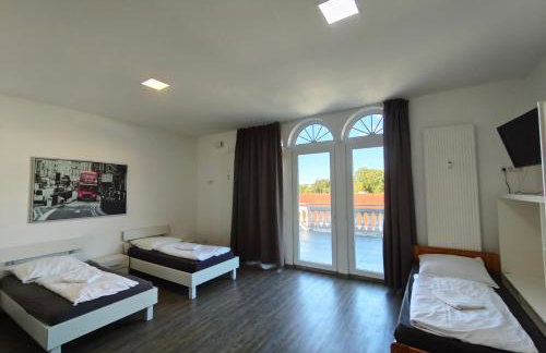 Spacious Worker Apartments with Rooftop Terrace - Up to 21 Guests - Foto 8