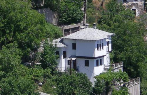 Άνετος χώρος με parking, αυλή και θαυμάσια θέα - Foto 1