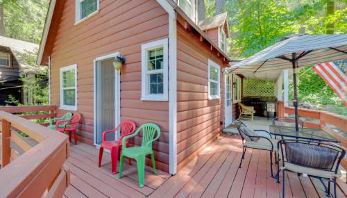 Vintage Snow White Cottage about 2 Miles to Village! - Foto 2