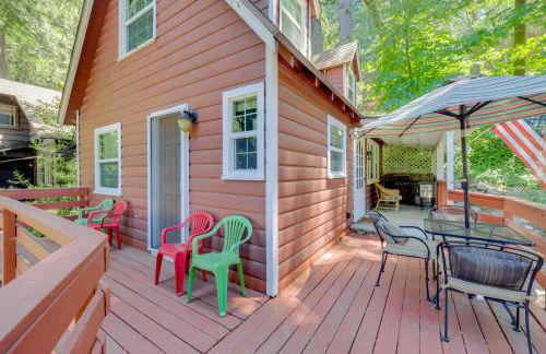 Vintage Snow White Cottage about 2 Miles to Village! - Foto 2