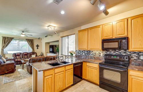 Hot Tub and Heated Pool Home in Estrella Mtn Ranch - Foto 9