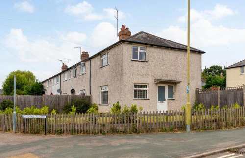 Whole 3 Bedroom House - 2 Free Parking - Photo 21