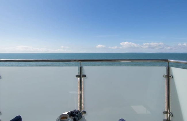 Beachfront Apartment With Panoramic Sea Views - Foto 12