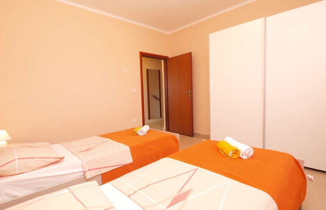 Apartment 1386 - Photo 2