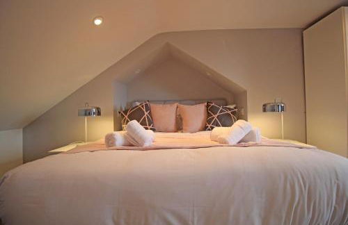 Queens Road - Luxury Spacious Home in Chester - Photo 59