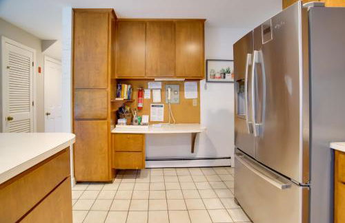 Deck and Grill, Walk to Beaches! Falmouth Retreat - Foto 27