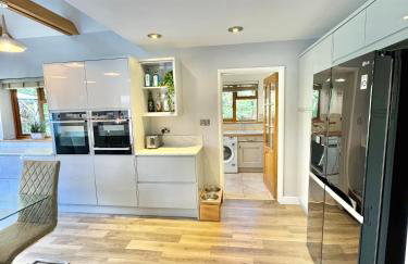 Serene Retreat - Hot Tub - Pool Table - Close to New Forest and Bournemouth Beach - Sleeps 12 - Foto 47