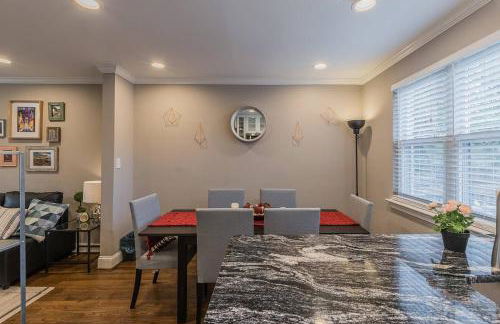 Beautiful 3br 2ba House with cozy backyard by CozySuites - Foto 17