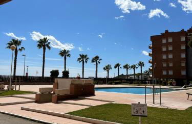 Beach Front 2 Bedrooms Apartment - Foto 8