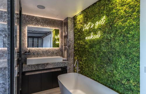 SkyJungle, luxury penthouse private pool and spa - Foto 11