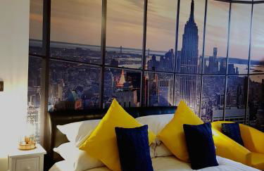 The New Yorker Mini Studio Parking Available - Foto 1