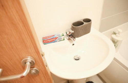 City Centre Retreat Walk To Shops & Dining, Contractors Welcome - Foto 27