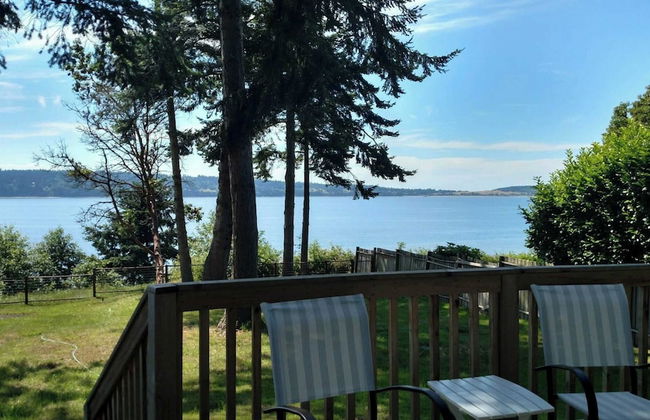 Harbor View Haven by Avantstay Private Backyard - Photo 2