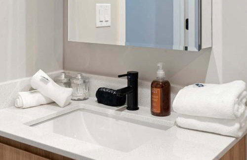 2BD 2BA Condo- Steps to Lake with Gym & Parking - Photo 31