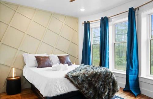 Modern Mountain Escape Sleeps Large Groups - Foto 15