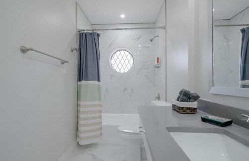 Vibrant Spacious Home w Private Pool and Jacuzzi - Foto 28