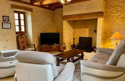 Charming 19th Century Farmhouse with Pool - Foto 5