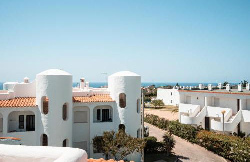Renovated Algarve Apartments with Pool - Foto 26
