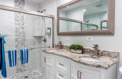 Amazing water front view home newly renovated 3BD 2BTH - Foto 20