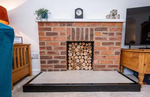 Splendid House Great Location to WAVE Surf & South West Water Park - Super Garden By STAE-Homes - Foto 11