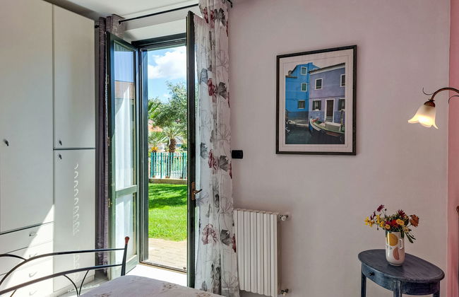 3 bedroom Apartment in Cipressa with swimming pool and garden - Photo 33