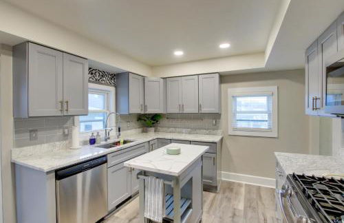 Family-Friendly House Walk to Lake Michigan! - Photo 11