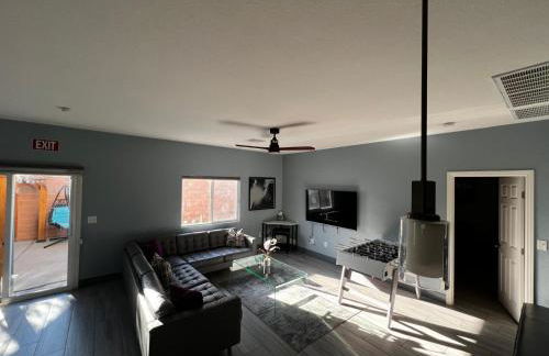 Family Friendly Contemporary House with Pool - Foto 29