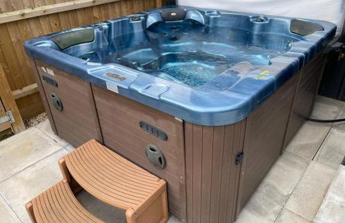 Maple Lodge Quirky Salvaged Railway Carriage with Hot Tub - Foto 11