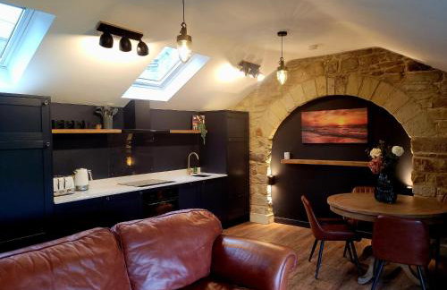 Underhill Coach House - Photo 2