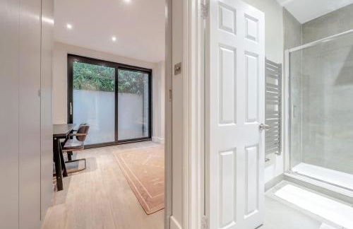 Stylish 3-floor 3bed home with garden near river - Foto 38