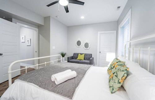 Luxury w/SoakTub* King with 3BR - Foto 16