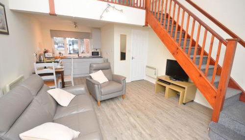 Cavell - sleeps 2 people right in the heart of Wroxham on the Norfolk Broads - Foto 3