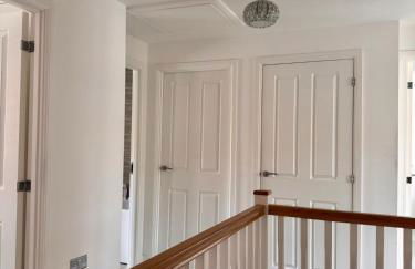 The Grand 4-Bed Ebbsfleet Home - Big Garden & Parking Space, Near Bluewater - Foto 43