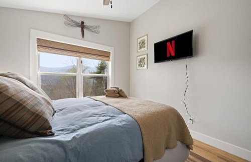 Swannanoa Serenity River Motif, Spa & Game Room - Foto 73