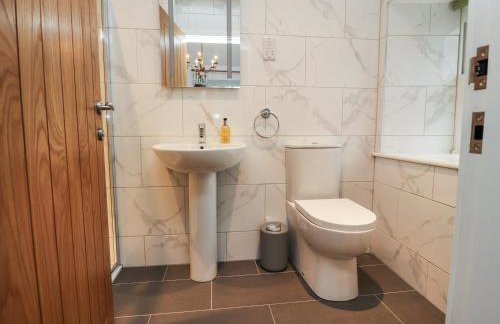 1 Hull House Cottage - Photo 12