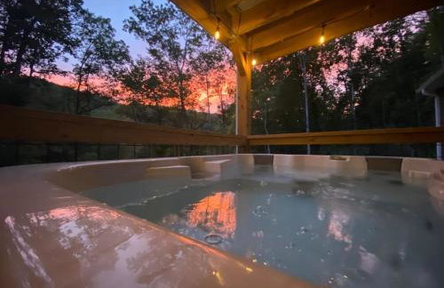 Pisgah Private Retreat Family Getaway with Hot Tub - Foto 6