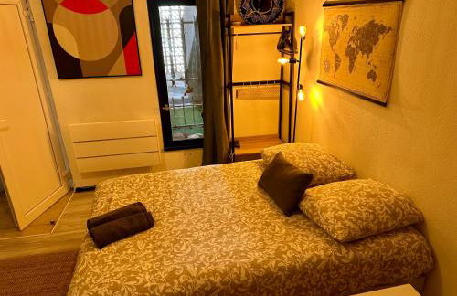 Studio Rdc proche Quai Rouget - Photo 2