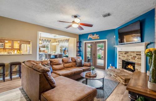 Tropical Escape Pool Jacuzzi Bar in Alvin TX - Photo 34