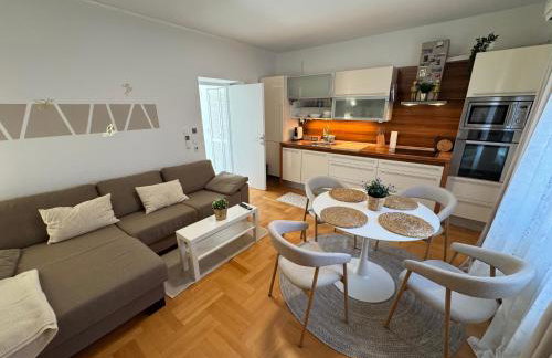 Prince Apartment Zagreb with Terrace - Photo 4