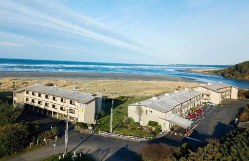 Stunning Views from this Waterfront Condo - Foto 16