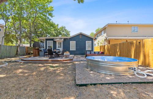 Bright Renovated ATX Home with Yard and Cowboy Pool - Foto 24