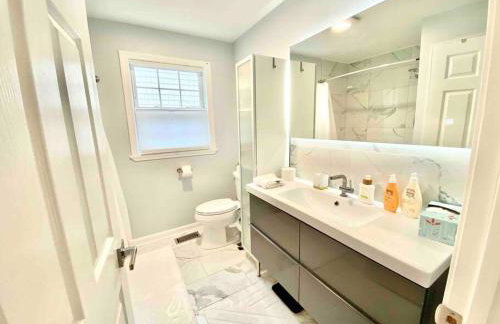 Luxury 3BD Condo in the heart of Providence - Photo 11