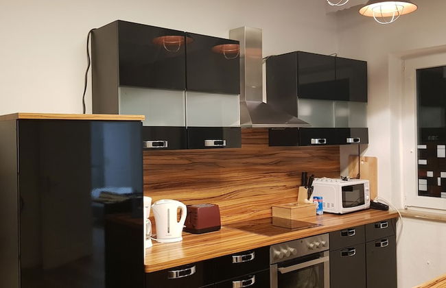 Spacious House - Photo 2