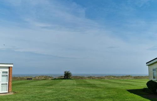 Sea View Holiday Chalet, access to sandy beach - Pets go free - Foto 7