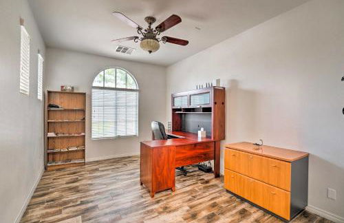 Spacious North Las Vegas Home with Yard - Foto 13