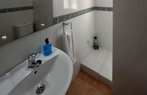 Casa Bueno- Sleeps 7 Private Pool & AirCon - Foto 38