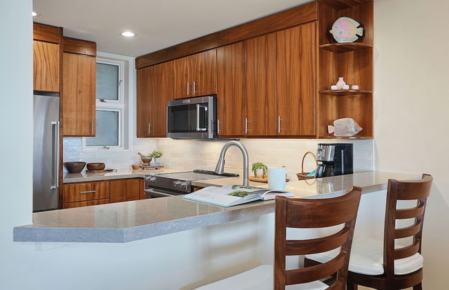 Whalers Cove Oceanfront Resort - Photo 17